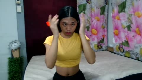 stephanie_zee online show from 07/12/26, 05:59