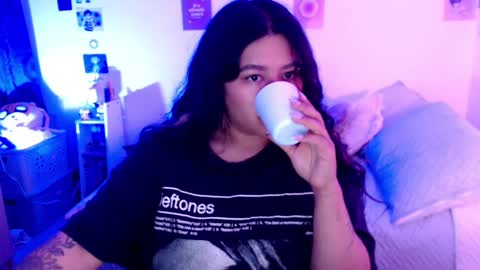 Stephanie  online show from 12/05/24, 04:20