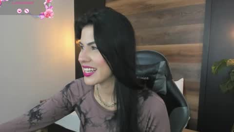 Snapshot of stephanya_ chatting on 04/13/26, 08:36 S T E P H A N Y A online show from 04/13/26, 08:36