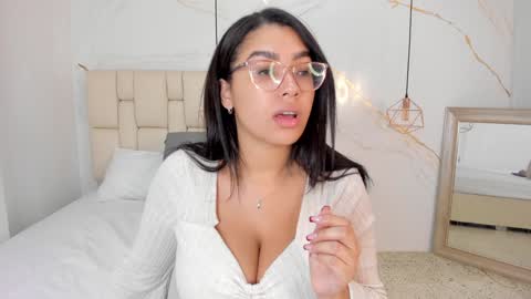 Stefanny online show from 01/24/25, 09:47