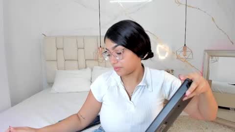 Stefanny online show from 02/10/25, 09:58