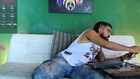    ................     online show from 12/01/25, 07:52