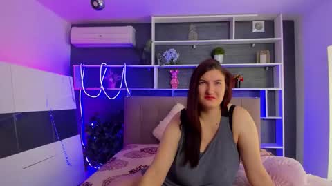 Snapshot of stephierousee chatting on 02/05/26, 06:40 Stephie online show from 02/05/26, 06:40