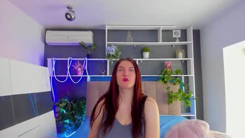 Snapshot of stephierousee chatting on 03/16/26, 06:28 Stephie online show from 03/16/26, 06:28
