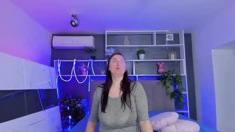 Snapshot of stephierousee chatting on 04/27/26, 05:16 Stephie online show from 04/27/26, 05:16