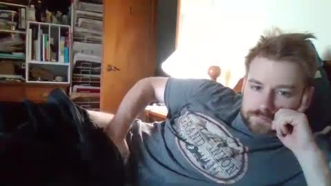 Snapshot of sterben13v chatting on 10/14/25, 12:17 Ian23602 online show from 10/14/25, 12:17