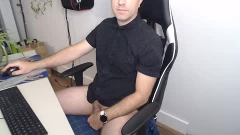 Snapshot of steve_oo8 chatting on 12/03/24, 04:39 steve_oo8 online show from 12/03/24, 04:39