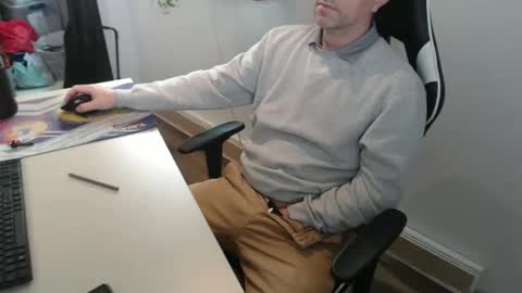 Snapshot of steve_oo8 chatting on 02/25/25, 06:42 steve_oo8 online show from 02/25/25, 06:42