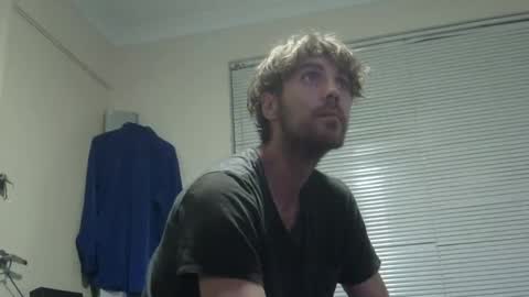 Snapshot of steveaussie chatting on 01/12/25, 03:46 Australian420 online show from 01/12/25, 03:46