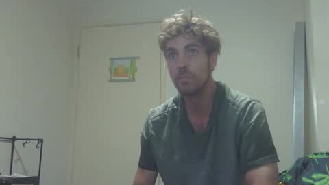 Snapshot of steveaussie chatting on 03/05/25, 05:18 Australian420 online show from 03/05/25, 05:18