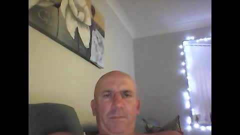 steveinengland online show from 12/15/24, 08:58