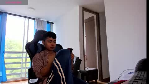 Snapshot of steven_twink07 chatting on 10/18/25, 08:20 Esteban online show from 10/18/25, 08:20