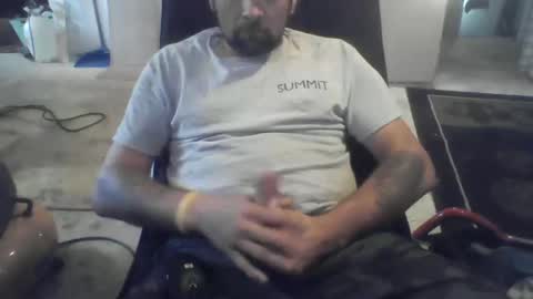 Snapshot of steveneg13 chatting on 10/14/25, 01:45 Steveneg13 online show from 10/14/25, 01:45