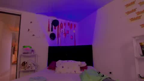 Snapshot of stevenfortaniax chatting on 09/27/25, 12:21 TANIA-STEVEN online show from 09/27/25, 12:21