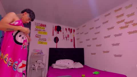 Snapshot of stevenfortaniax chatting on 10/05/25, 04:44 TANIA-STEVEN online show from 10/05/25, 04:44