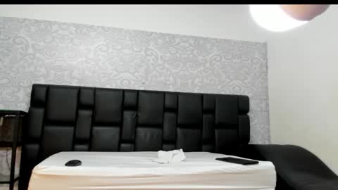 orian online show from 09/23/25, 04:04