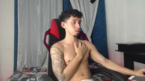 Snapshot of stevensex501 chatting on 10/04/25, 07:06 steven online show from 10/04/25, 07:06