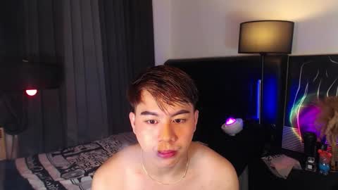 Snapshot of stevetwinktop chatting on 10/17/25, 01:03 STEVE online show from 10/17/25, 01:03