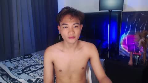 Snapshot of stevetwinktop chatting on 10/26/25, 05:52 STEVE online show from 10/26/25, 05:52