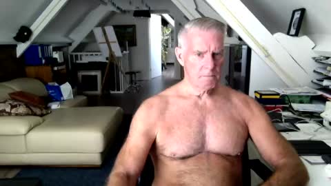 Snapshot of stevetwo chatting on 07/10/26, 12:08 stevetwo online show from 07/10/26, 12:08