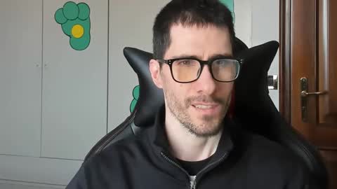 Snapshot of stevex870 chatting on 03/03/25, 01:42 Steve online show from 03/03/25, 01:42