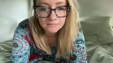 StevieGirl4U online show from 02/04/25, 05:12
