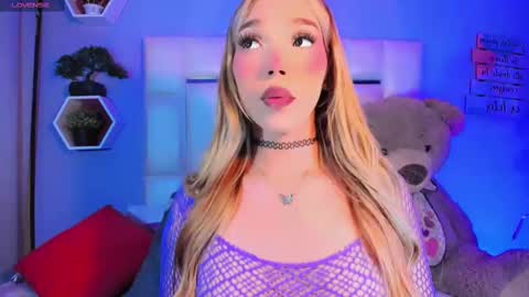 Steisee Reyes online show from 10/03/25, 10:51