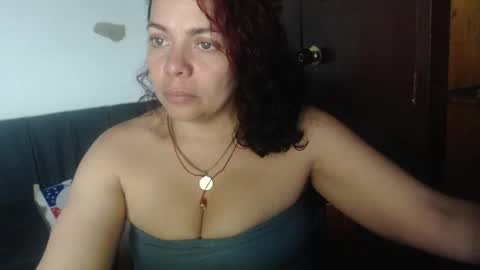Snapshot of sthepany_gold chatting on 09/11/25, 02:44 sthepany_gold online show from 09/11/25, 02:44