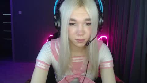 Snapshot of stiff_boys chatting on 10/28/25, 03:58 Steve online show from 10/28/25, 03:58