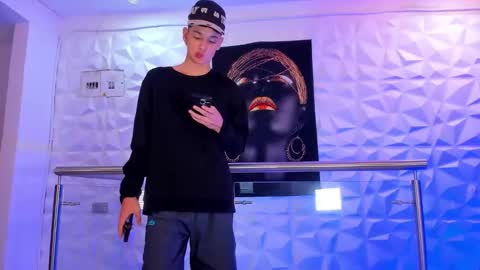 Snapshot of stiiveen_24cm chatting on 10/01/25, 06:30 Stiven brendan online show from 10/01/25, 06:30