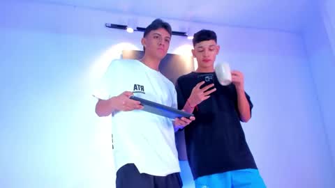 Snapshot of stiiveen_24cm chatting on 10/22/25, 02:56 Stiven brendan online show from 10/22/25, 02:56