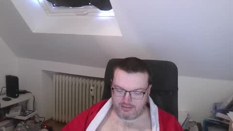 Snapshot of still_alive1985 chatting on 12/18/25, 07:58 Oliver online show from 12/18/25, 07:58