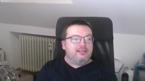 Snapshot of still_alive1985 chatting on 01/10/26, 07:32 Oliver online show from 01/10/26, 07:32