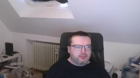 Snapshot of still_alive1985 chatting on 01/12/26, 07:57 Oliver online show from 01/12/26, 07:57