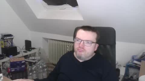 Snapshot of still_alive1985 chatting on 02/18/26, 06:31 Oliver online show from 02/18/26, 06:31