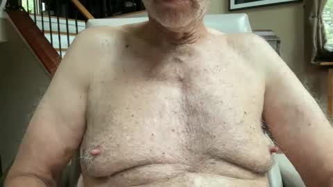 Snapshot of stillbad2 chatting on 10/20/25, 05:02 Stillbad2 online show from 10/20/25, 05:02