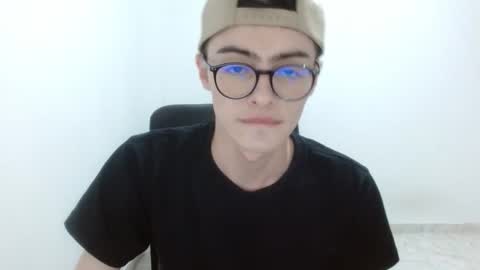 Snapshot of stiv_grant chatting on 04/07/26, 01:17 stiv_grant online show from 04/07/26, 01:17