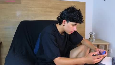 stivenbenet1 online show from 10/09/25, 01:20