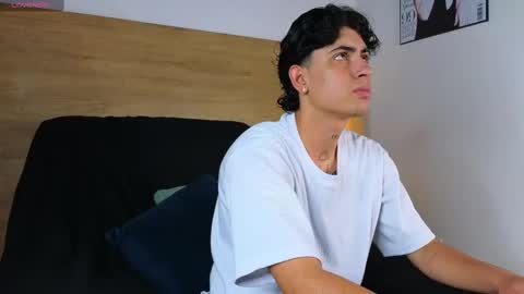 stivenbenet1 online show from 10/19/25, 02:29