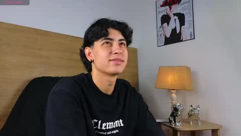 stivenbenet1 online show from 10/21/25, 03:02