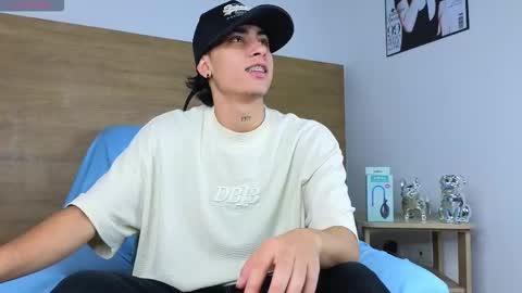 stivenbenet1 online show from 10/23/25, 12:59