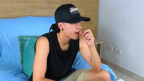 stivenbenet1 online show from 10/27/25, 10:14