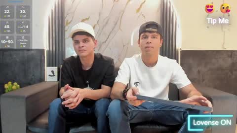 friends online show from 05/08/26, 03:56