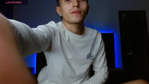 stiven tellez  online show from 03/12/25, 02:41