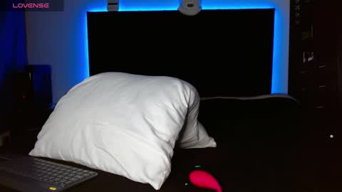 stiven tellez  online show from 03/12/25, 11:53