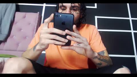 stiven online show from 10/19/25, 05:52