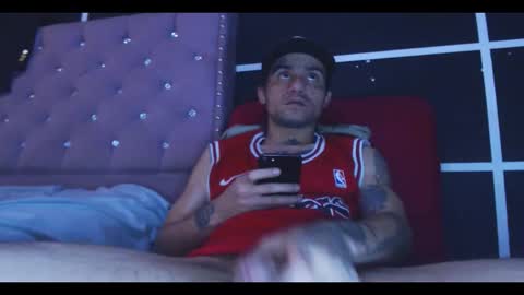 stiven online show from 11/04/25, 09:36