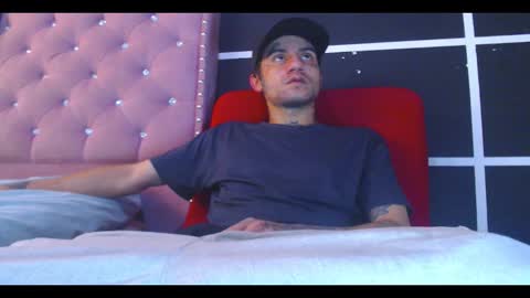 stiven online show from 11/05/25, 01:22