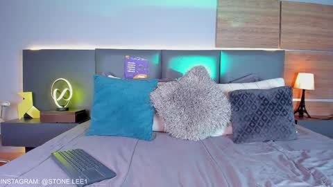 Stone Lee  online show from 12/04/24, 06:11