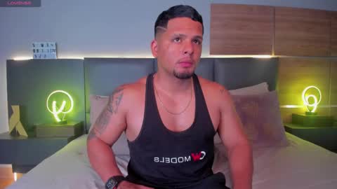 Stone Lee  online show from 09/26/25, 05:11